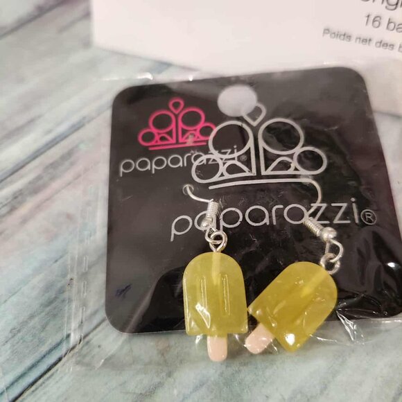 Retired Color Street Nail Set - Picture 4 of 4